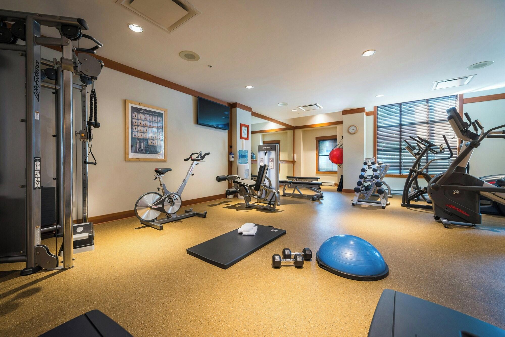 Gimnasio First Tracks Lodge, by Lodging Ovations