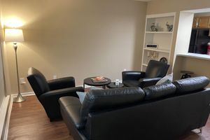 Alquiler Vacacional - Cozy Private Apt w/ Queen Bed + More!