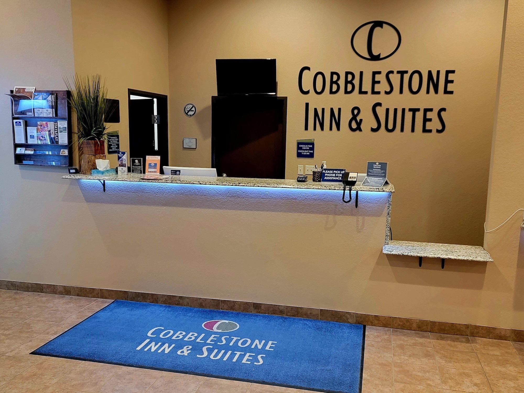 Vista Exterior Cobblestone Inn & Suites - Maryville