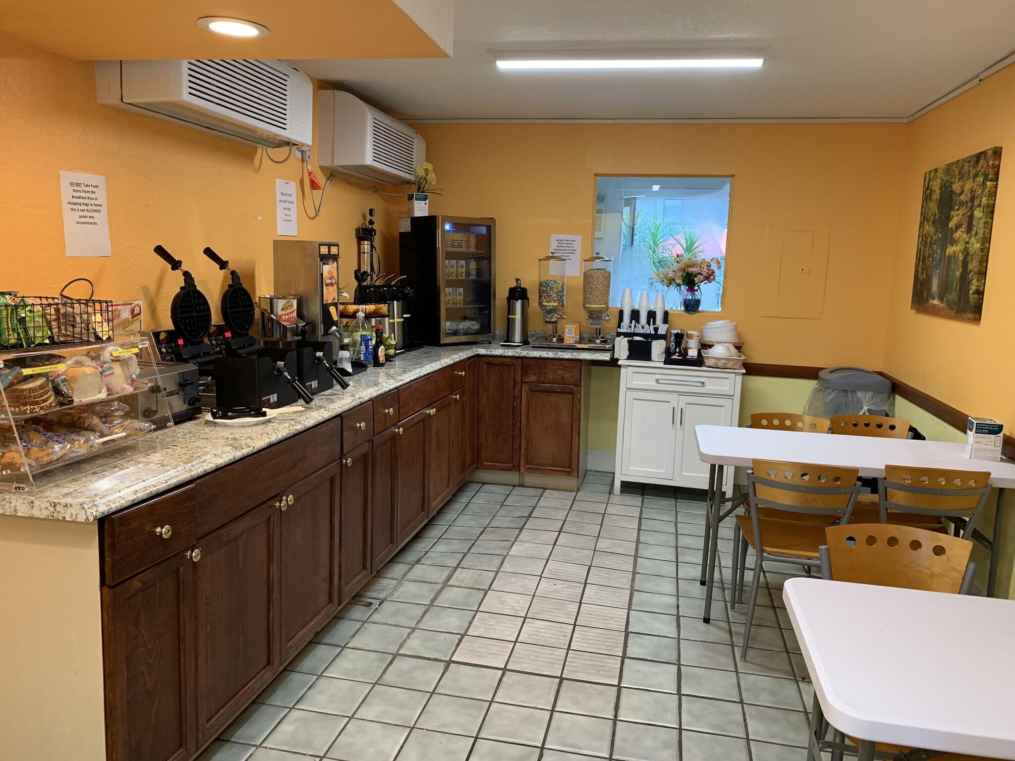 Restaurant Rodeway Inn Kissimmee Maingate West