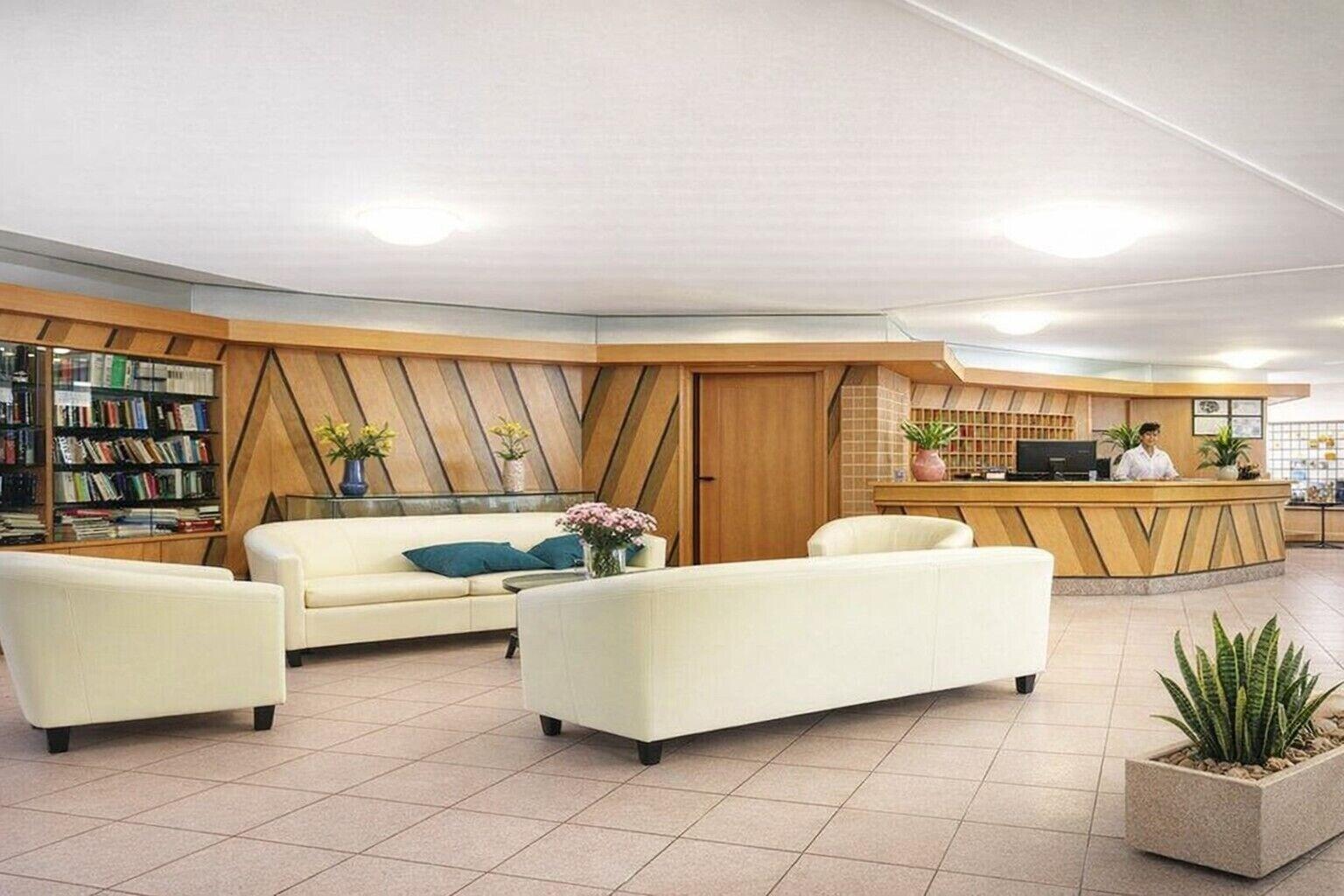 Vista Lobby Hotiday Alghero Spiaggia