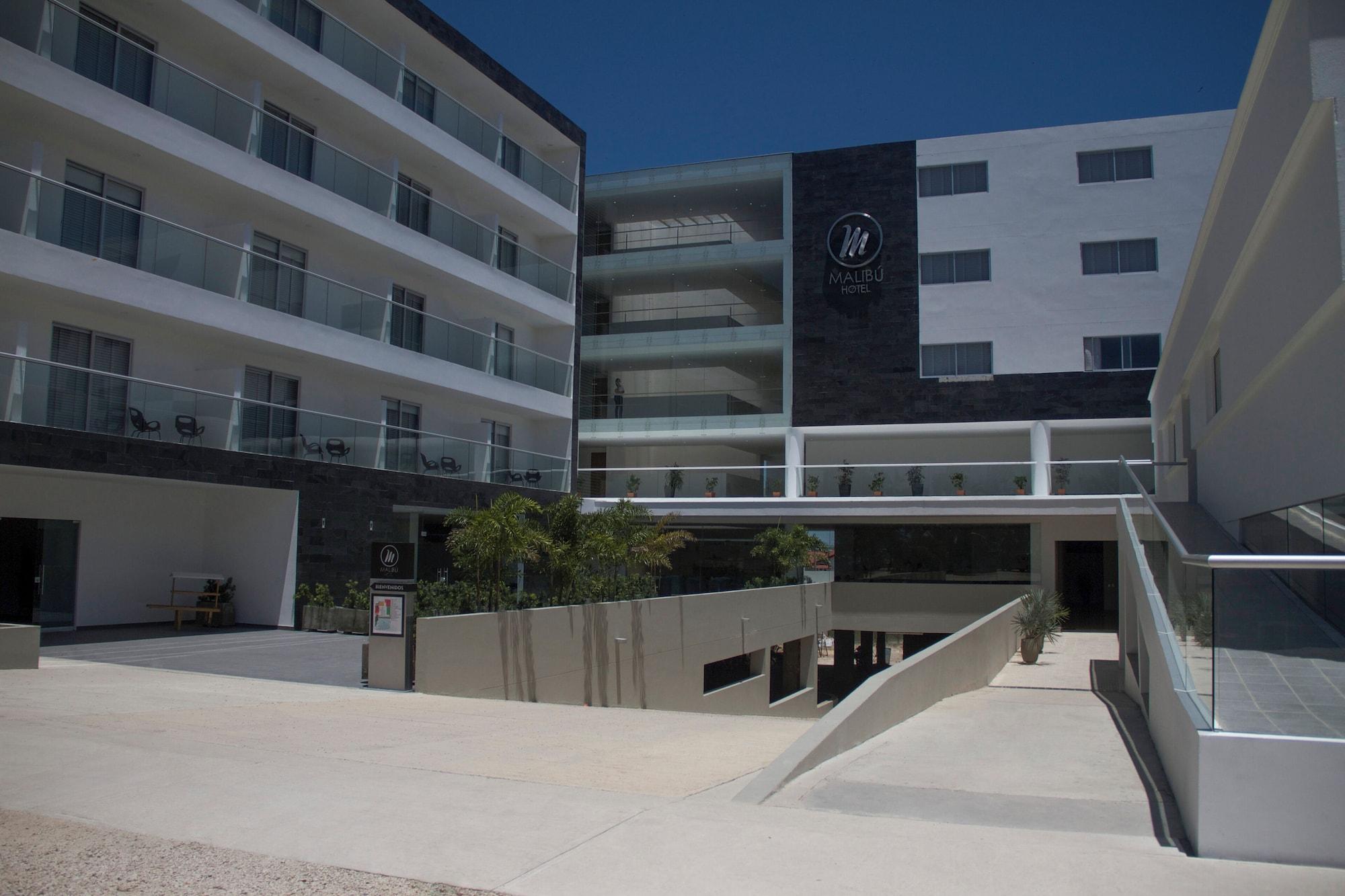 Vista Exterior Hotel y Centro De Eventos Malibú