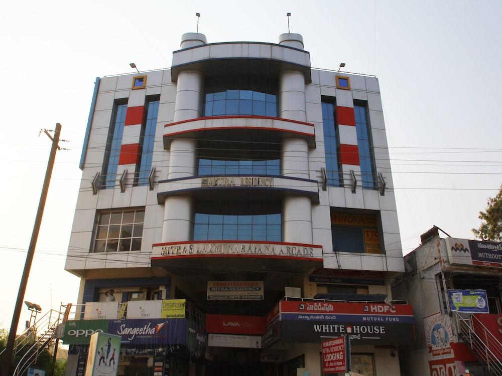 Vista Exterior OYO 11938 Mitra Residency