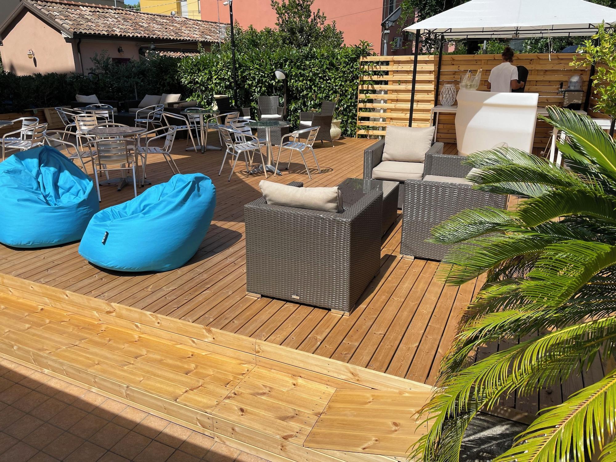 Vista Exterior Hotel Apogeo