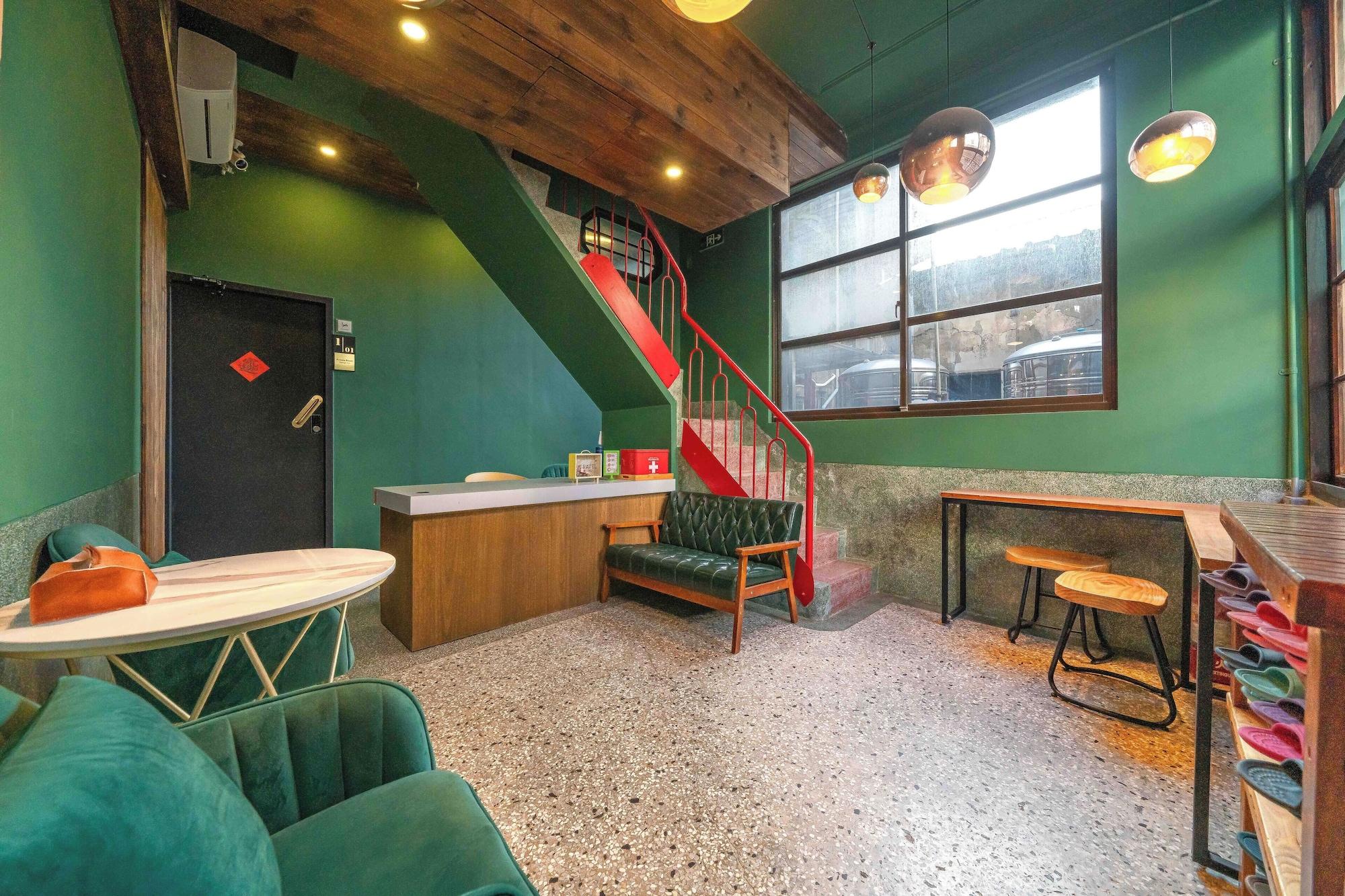 Vista Lobby Time Tree House