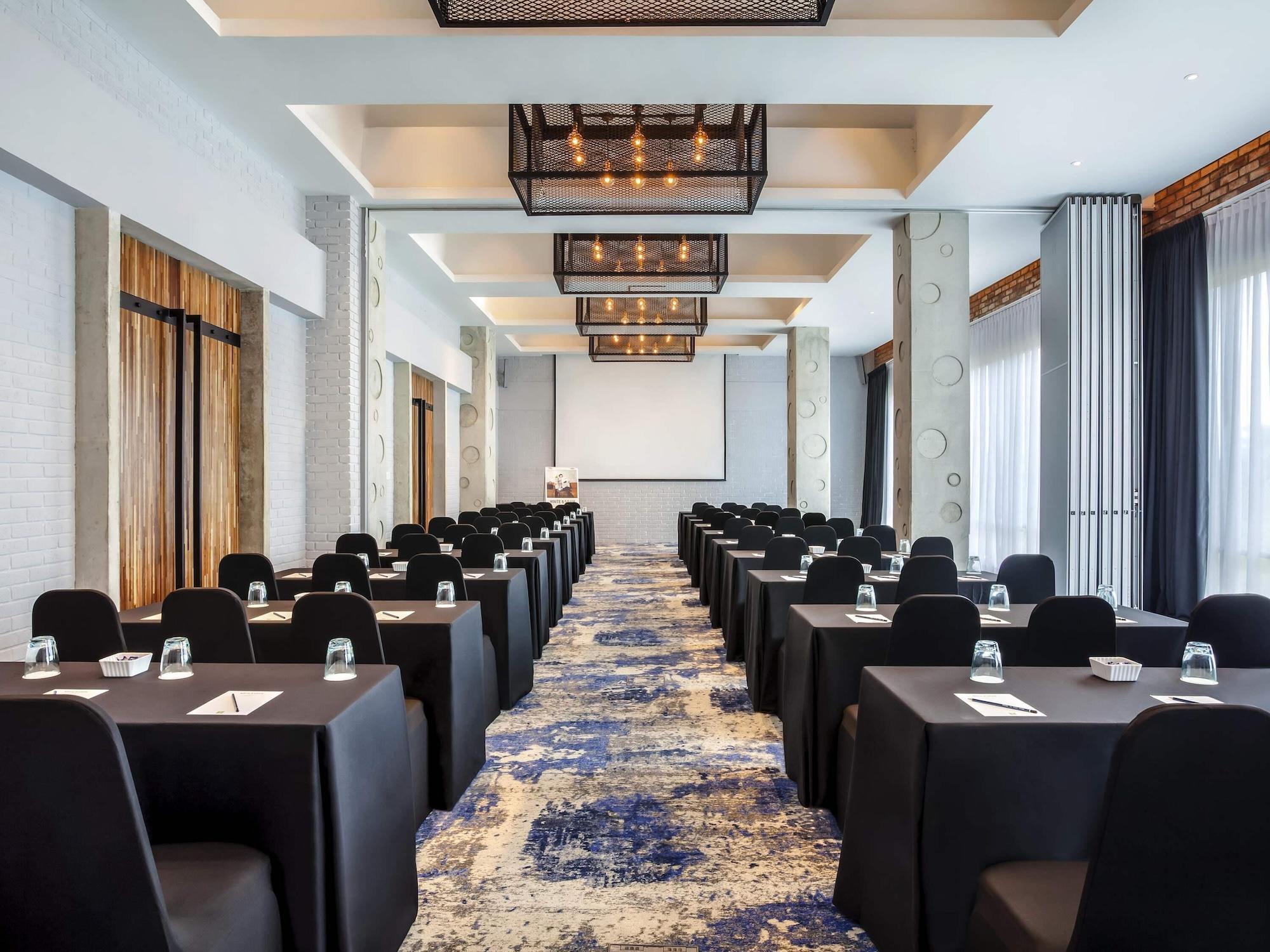 Sala de Reuniones Ibis Styles Kota Kinabalu Inanam Hotel