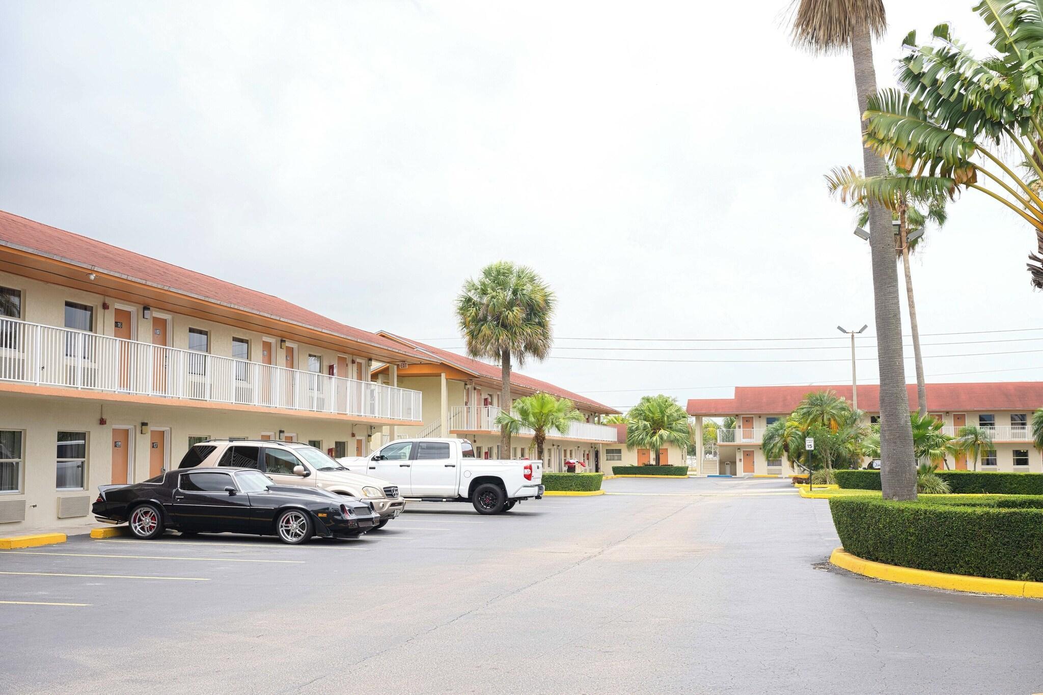 Vista Exterior Fairway Inn Florida City Homestead Everglades