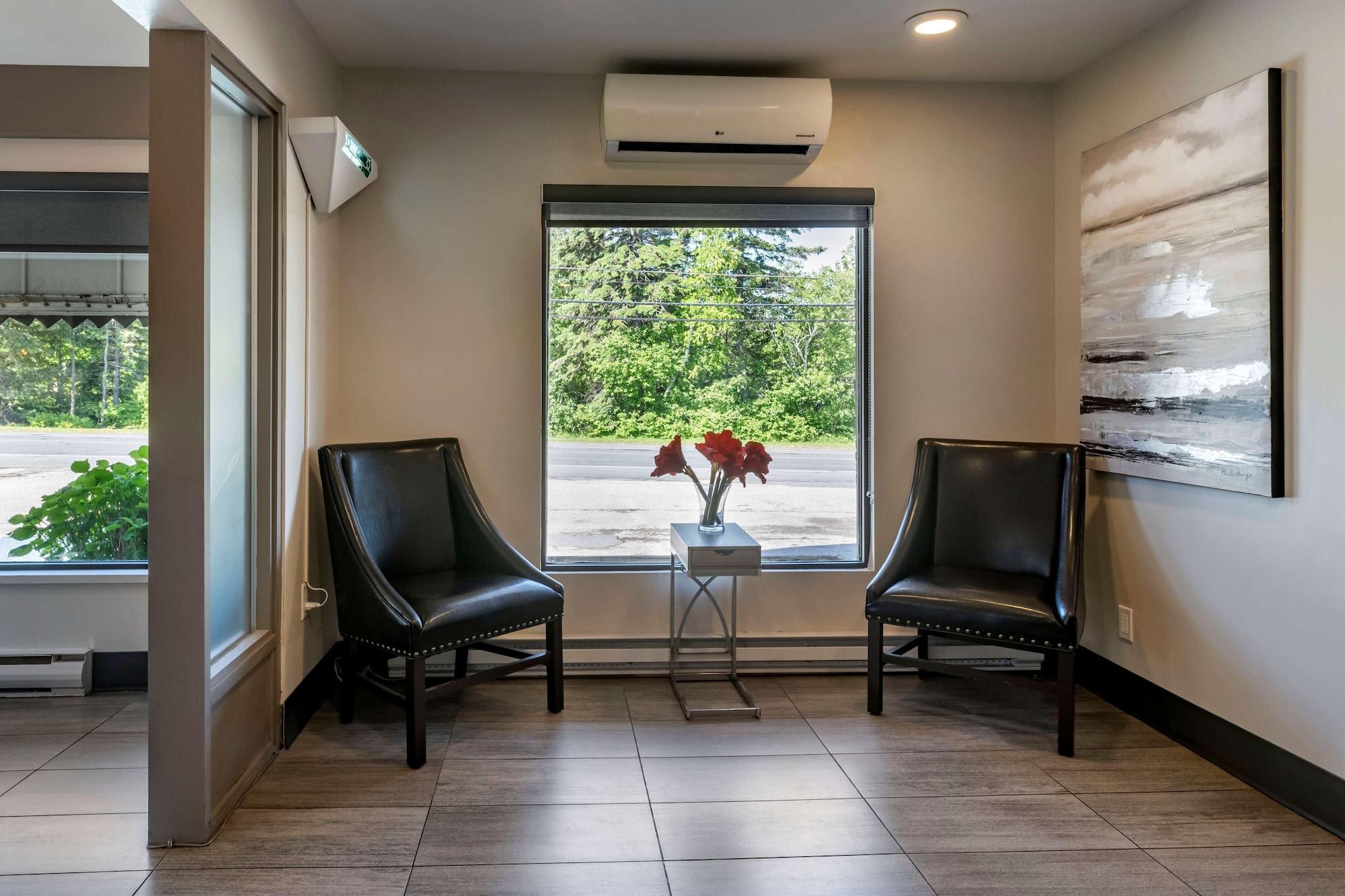 Vista Lobby Danny’s Hotel Suites, SureStay Collection by Best Western
