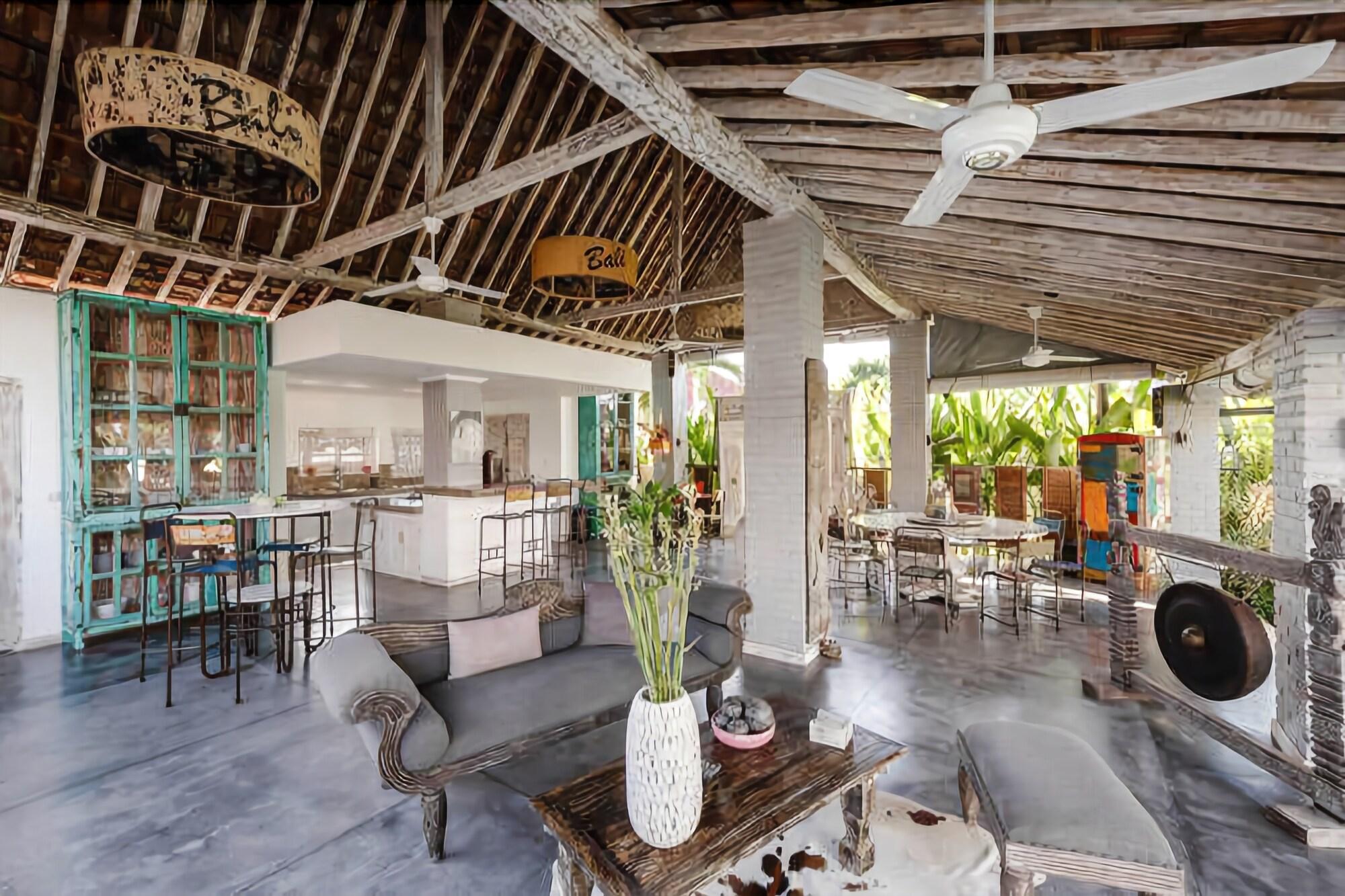 Varios Villa Hari Indah