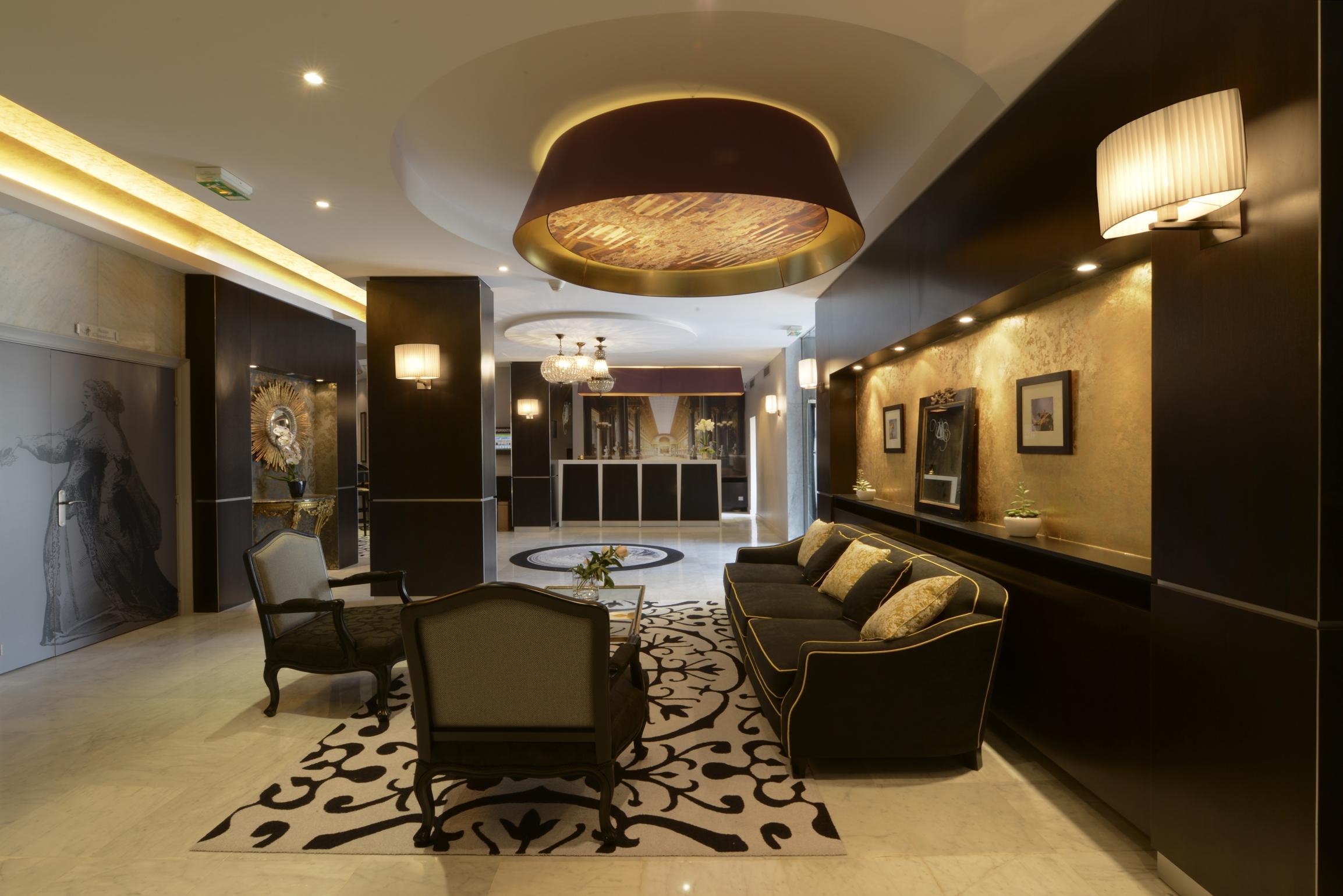 Vista Lobby Le Versailles