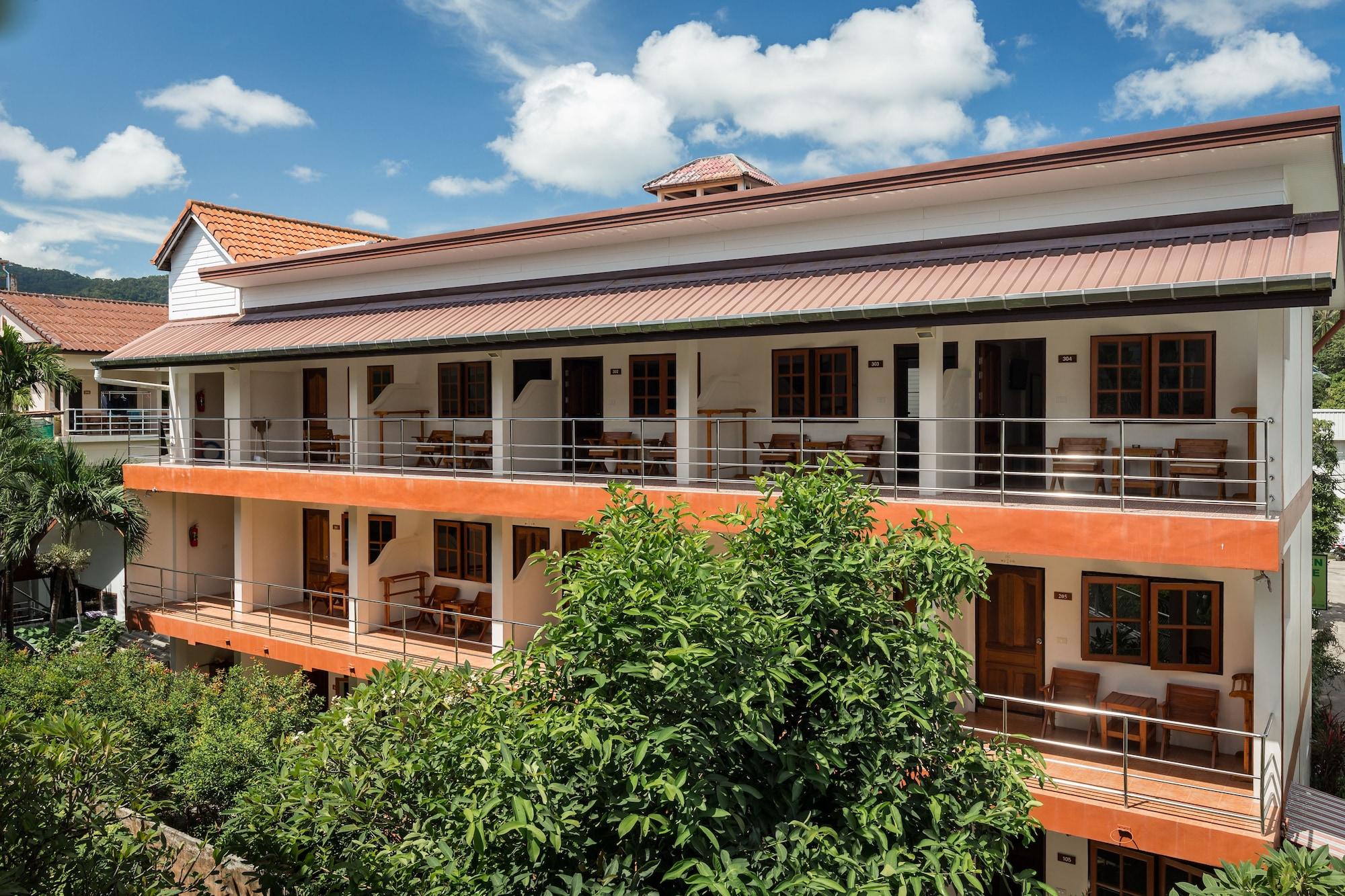 Vista Exterior Batic House By Sharaya Hotel