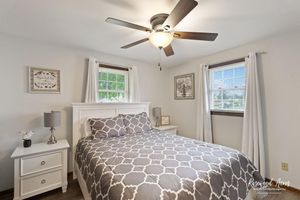 Alquiler Vacacional - Cozy 2 bedroom home steps from ONU  W/ King bed & fenced in back yard.