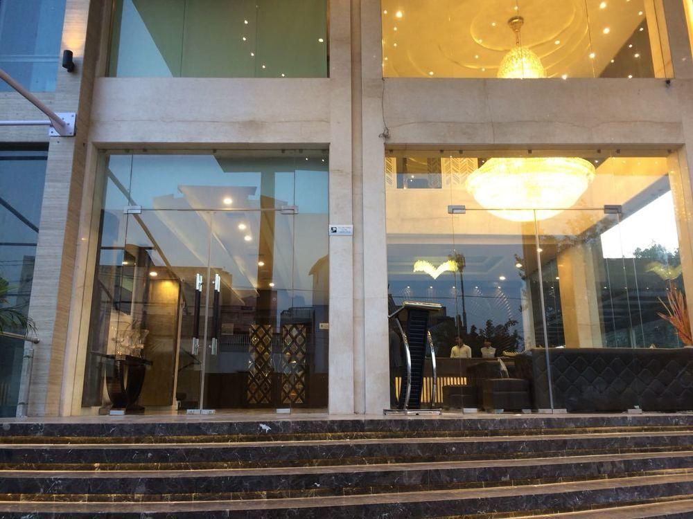 Vista Exterior DNG The Grand Hotel