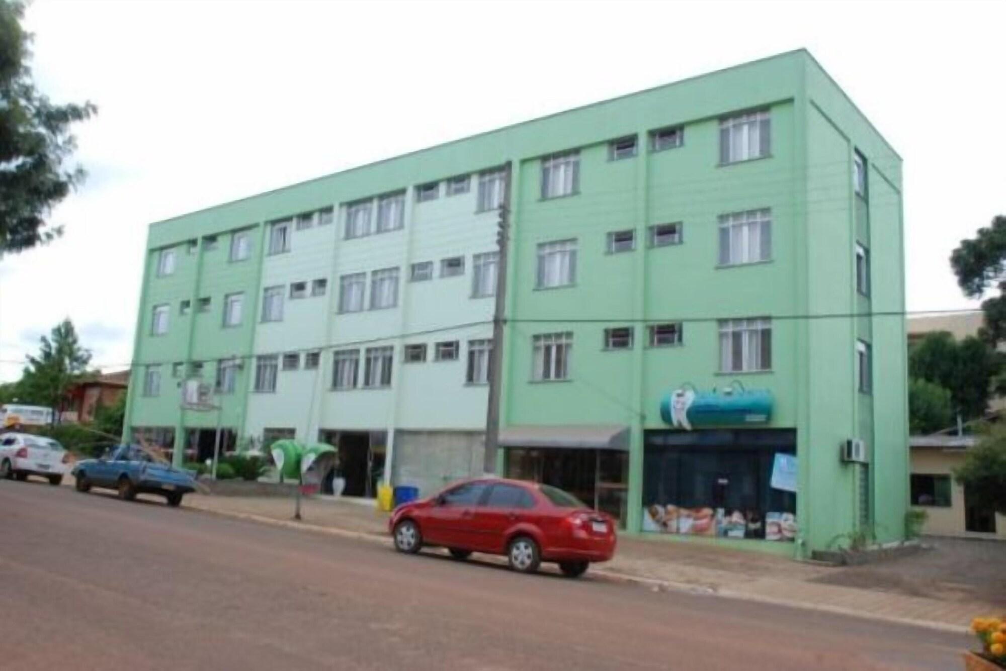 Varios Turis Hotel