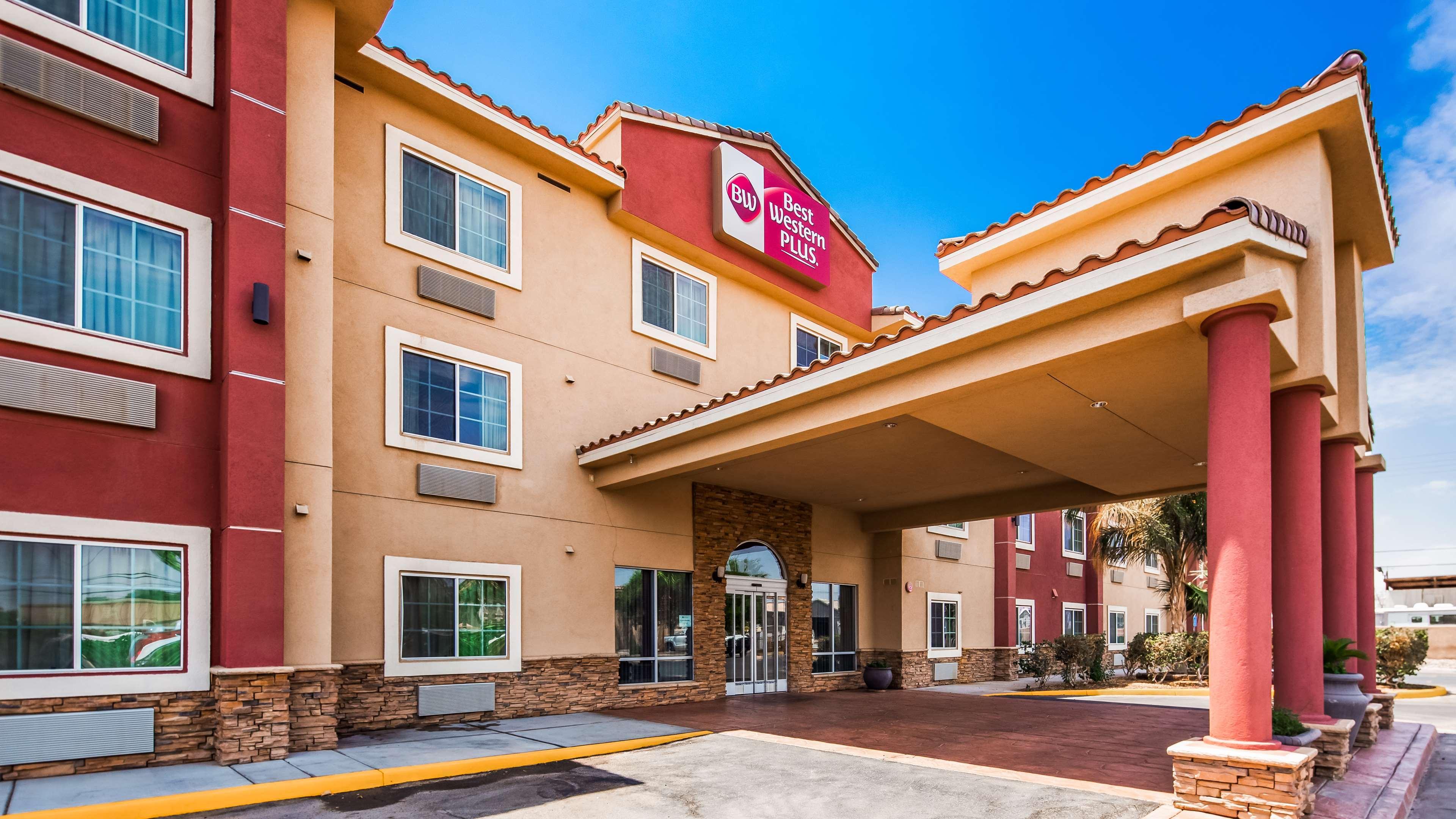 Vista Exterior Best Western Plus Main Street Inn