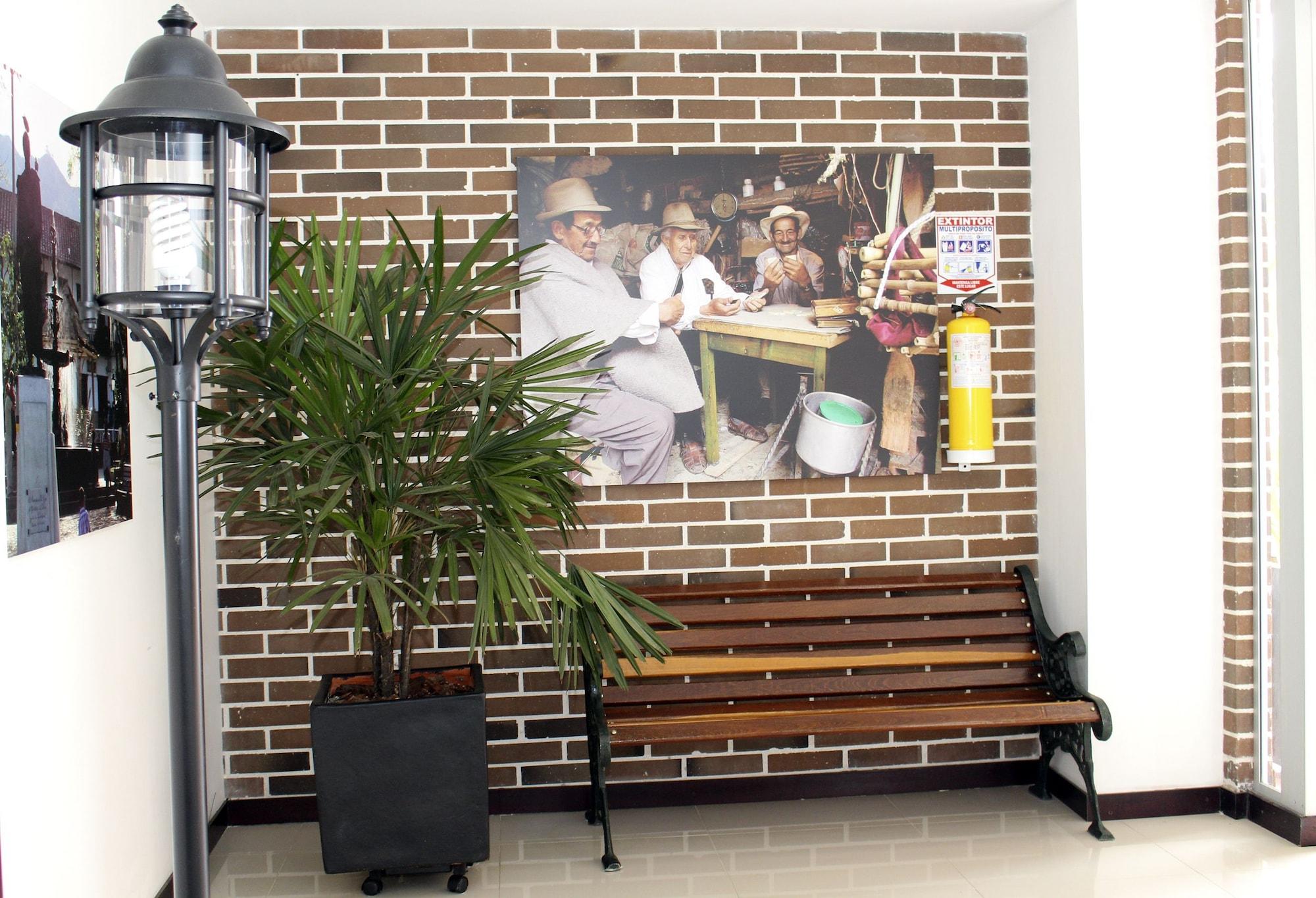 Varios Nogal Hotel