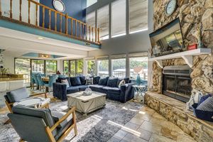 Arriendo temporal - Boat Dock & Slip! Group-ready Lake Ozark Home