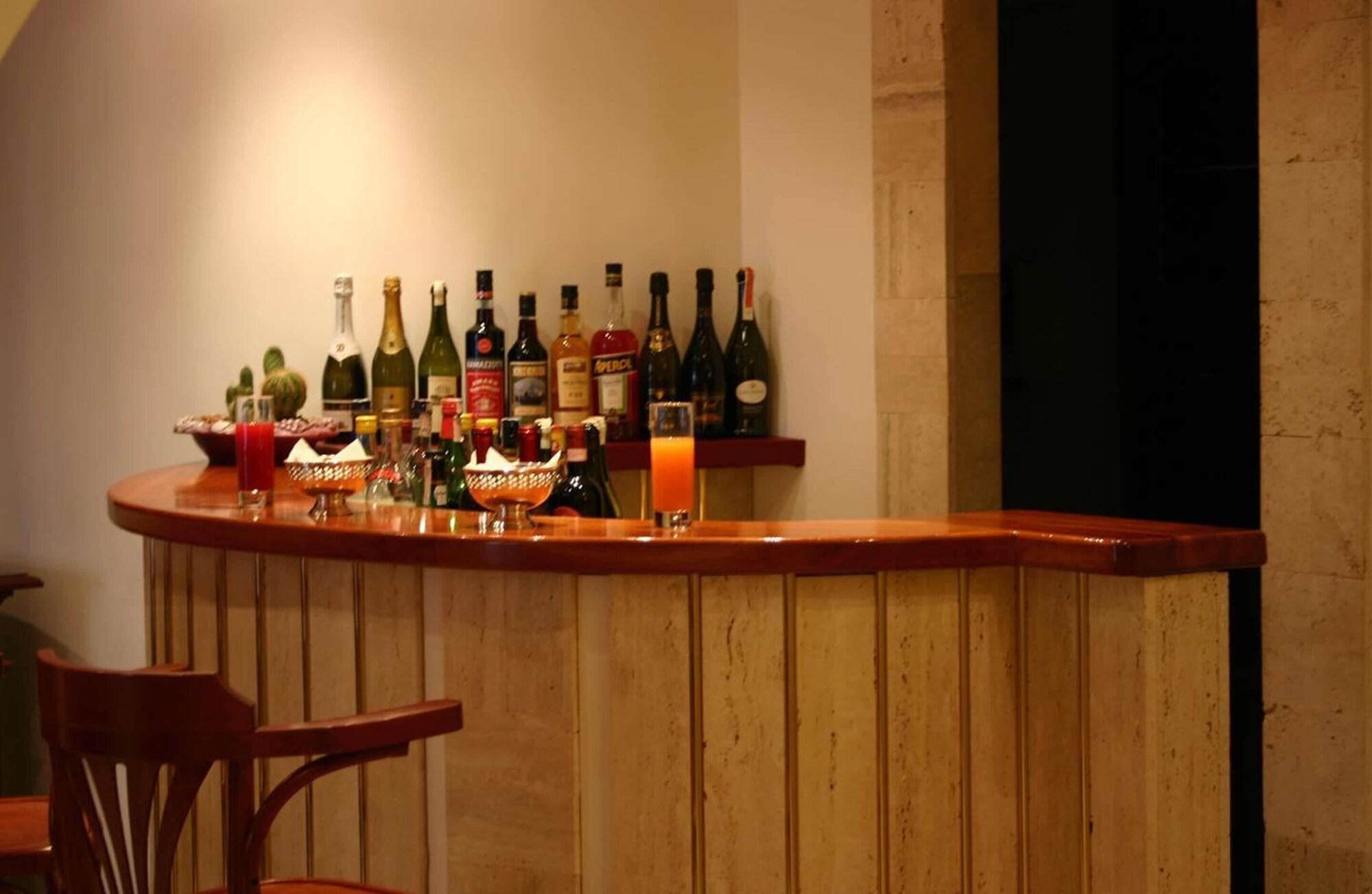 Bar/Salón Hotel Canova