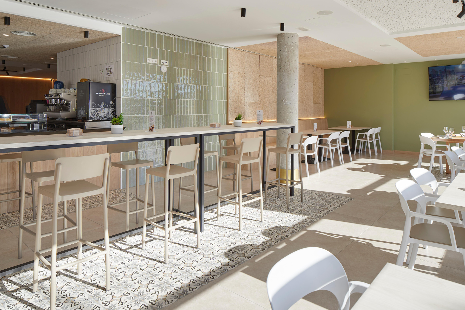 Bar/Salón Iraipe Logroño Hotel
