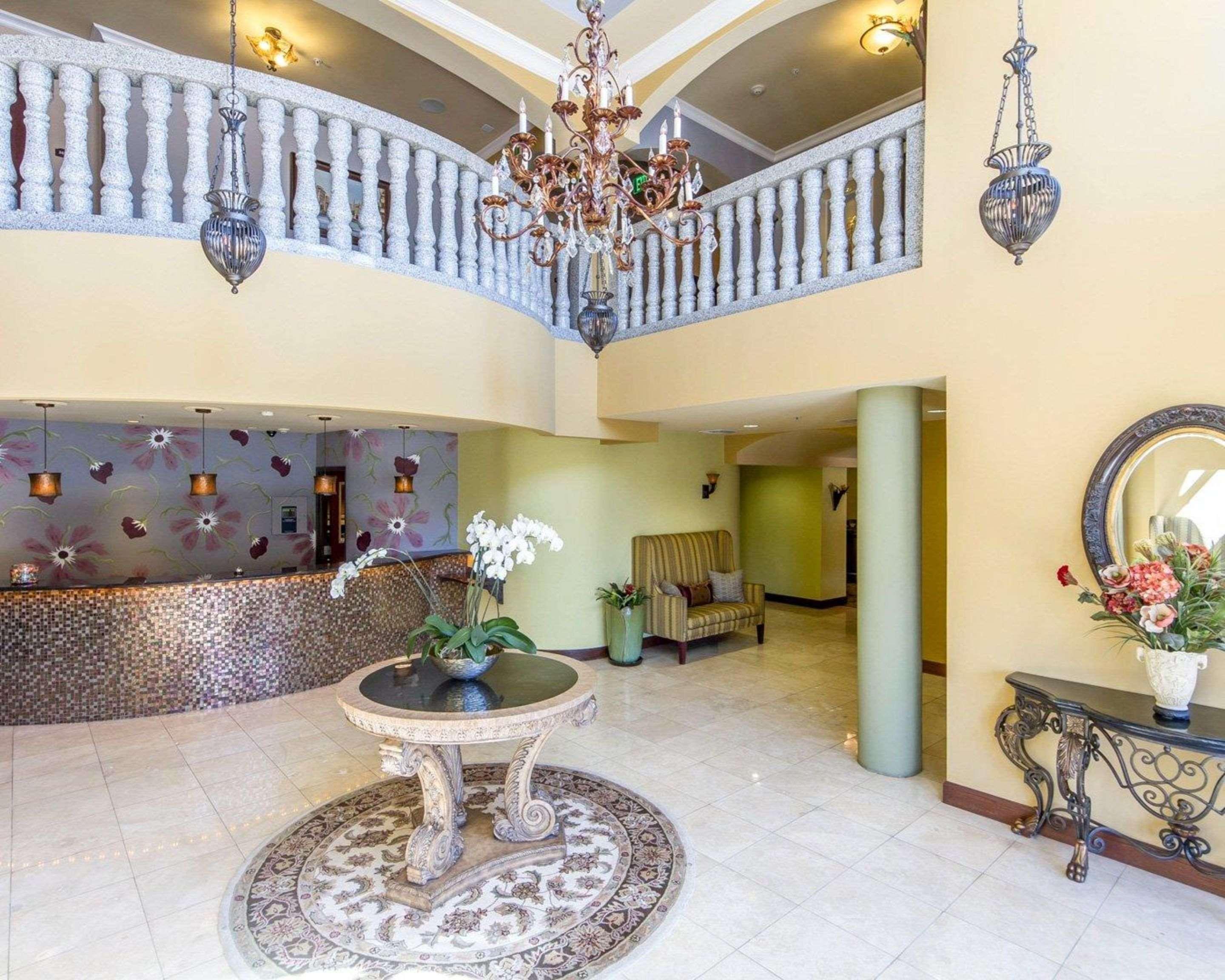Vista Lobby Villa Montes Hotel