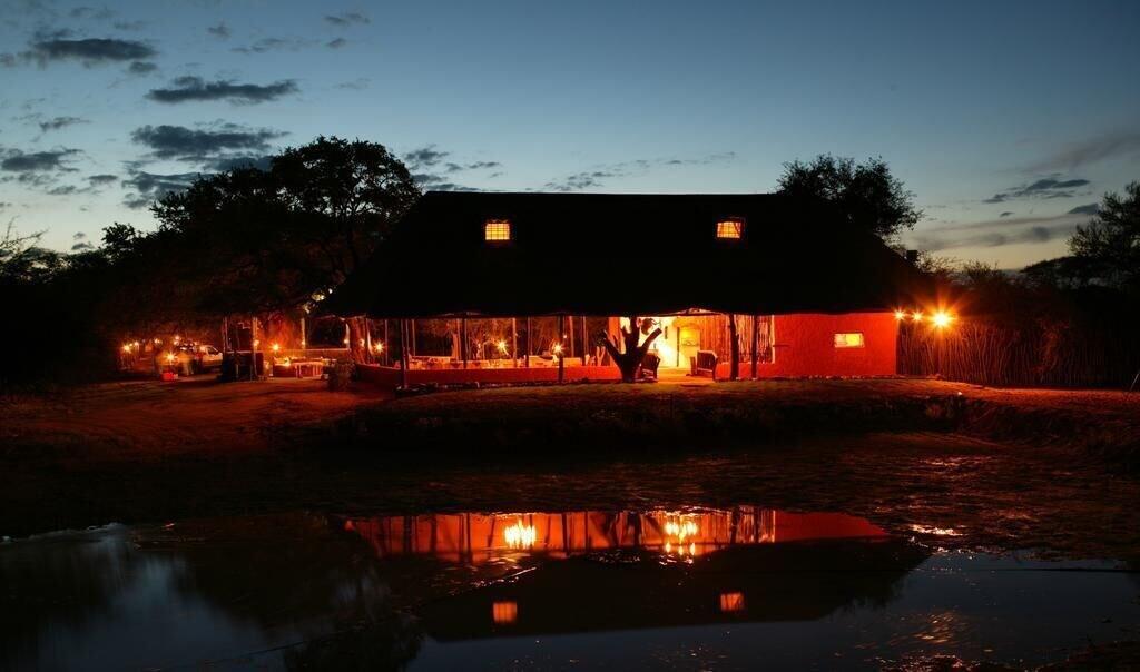 Vista Exterior Chinaka Game Lodge