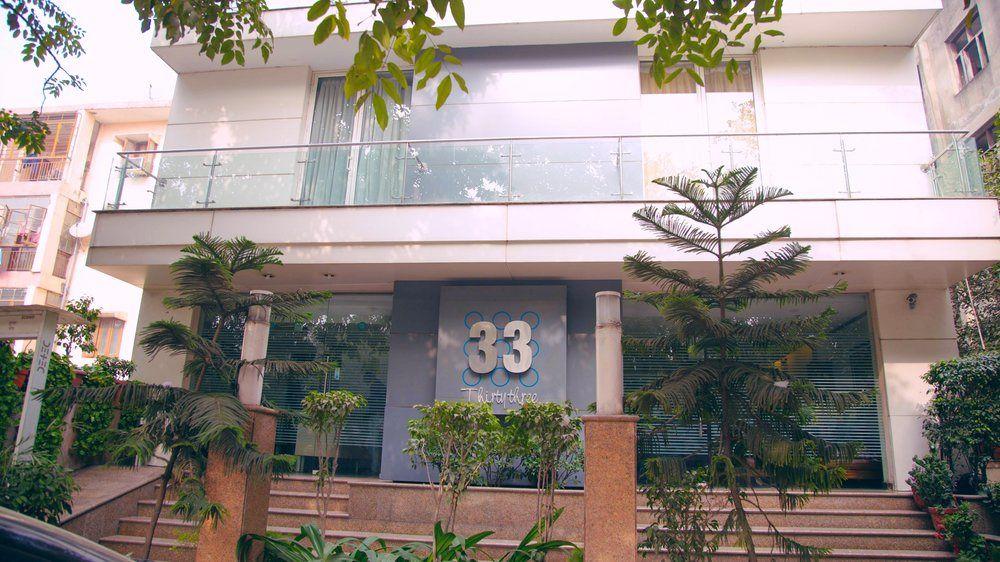 Varios Hotel Thirty Three