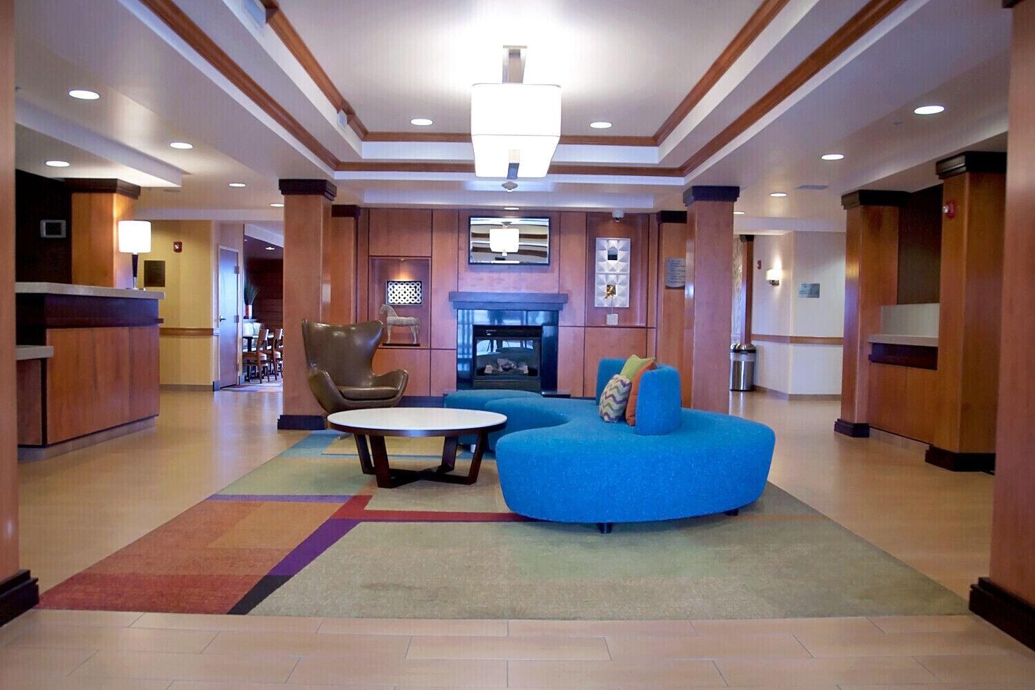 Vista Lobby Fairfield Inn & Suites by Marriott Ames