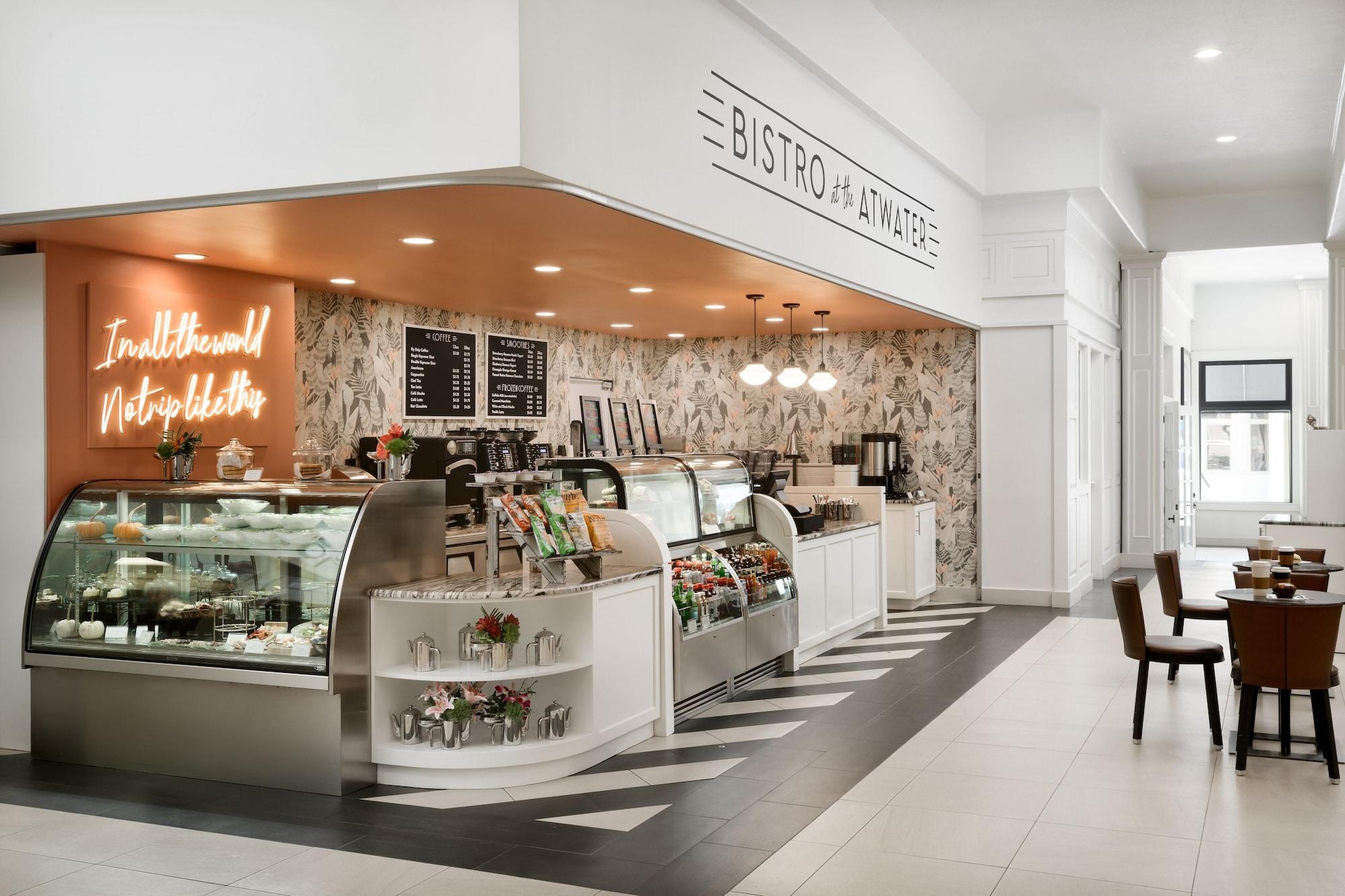 Bar/Salón Hotel Atwater