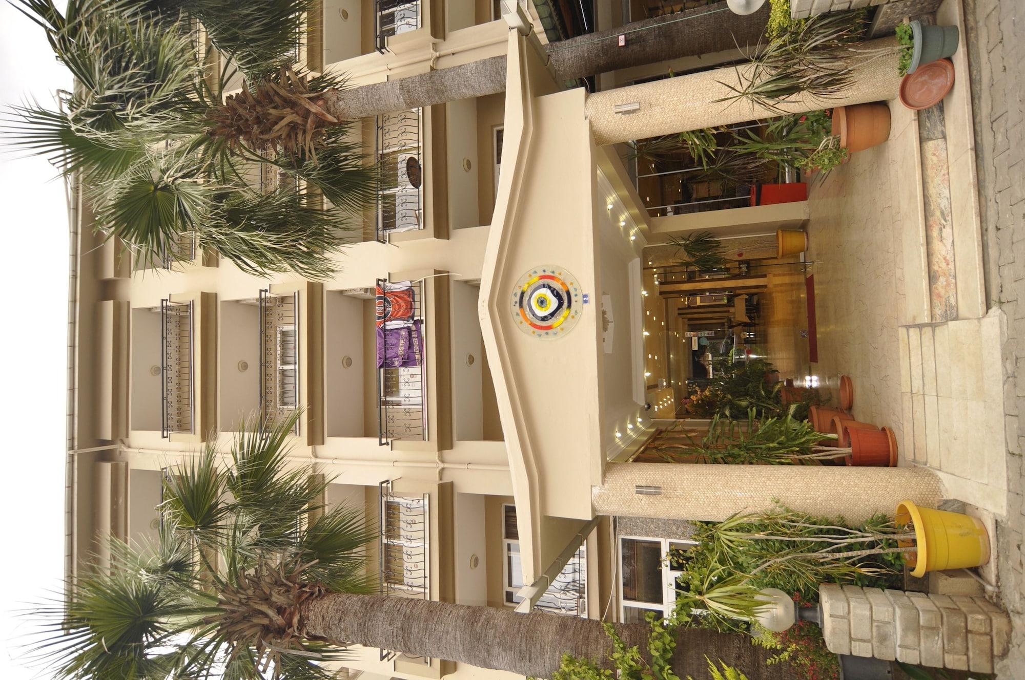 Vista Exterior Club Dorado