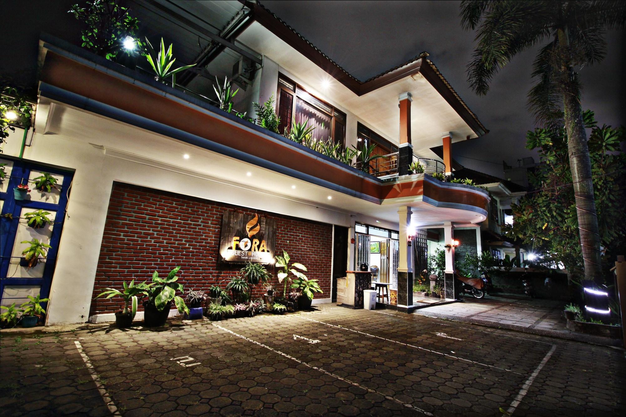 Vista Exterior Fora Guest House Taman Lingkar