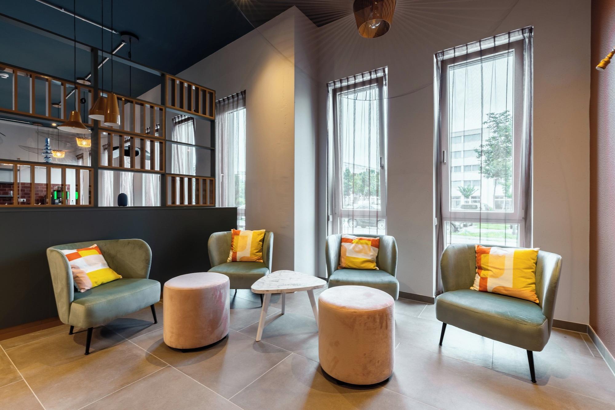 Vista Exterior Holiday Inn - the niu, Pax Berlin Airport by IHG