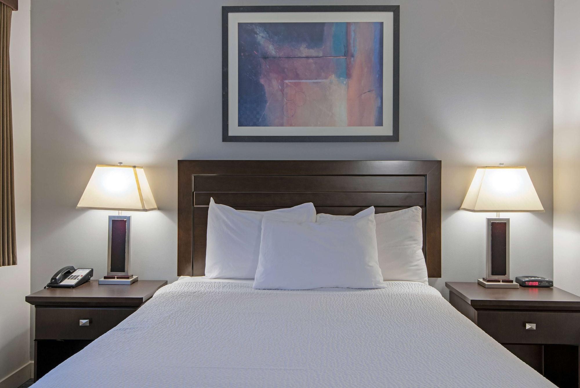 Habitación Travelodge by Wyndham Kamloops Mountview