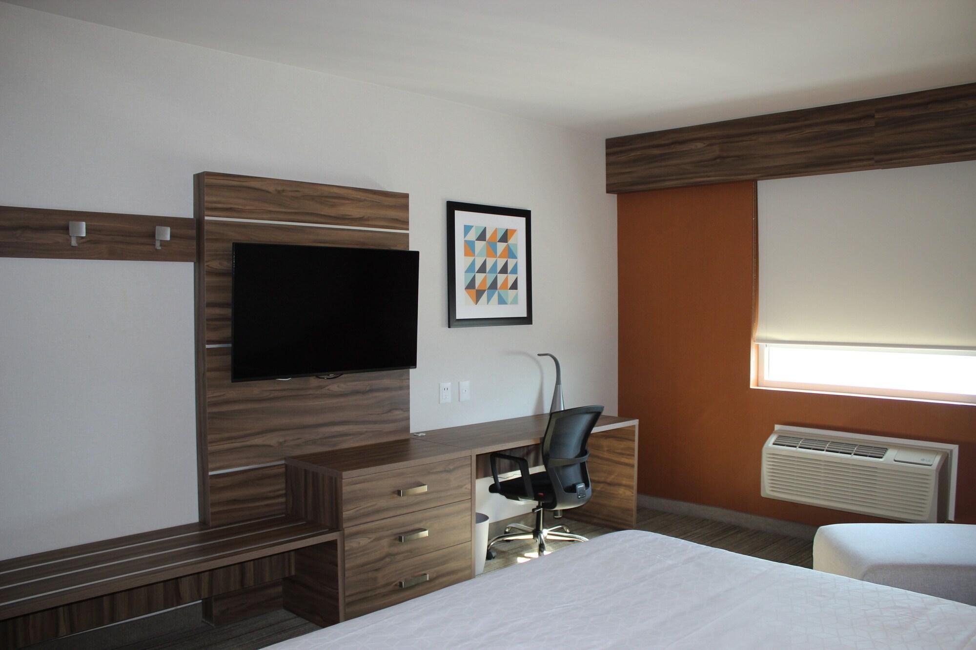 Habitación Holiday Inn Express Monterrey Fundidora by IHG