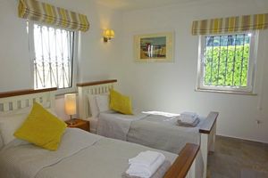 Alquiler Vacacional - Luxury 2 bedroom Villa on Quinta da Saudade, with 2 pools, tennis court, etc.