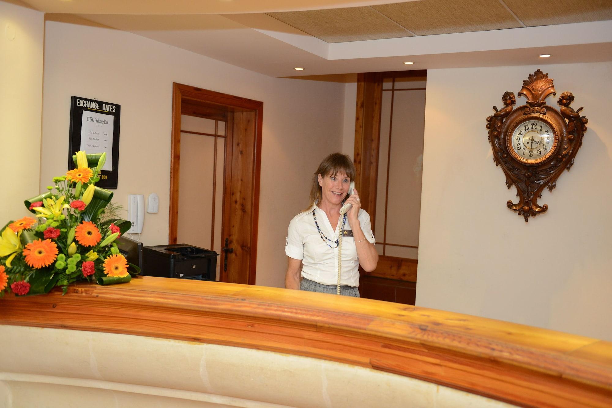 Vista Lobby Saint Patrick's Hotel