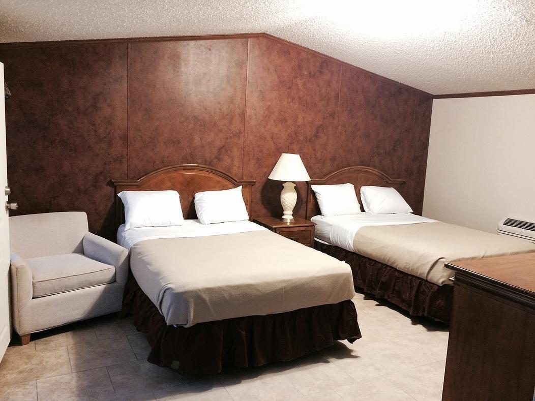 Varios Oasis Lodge