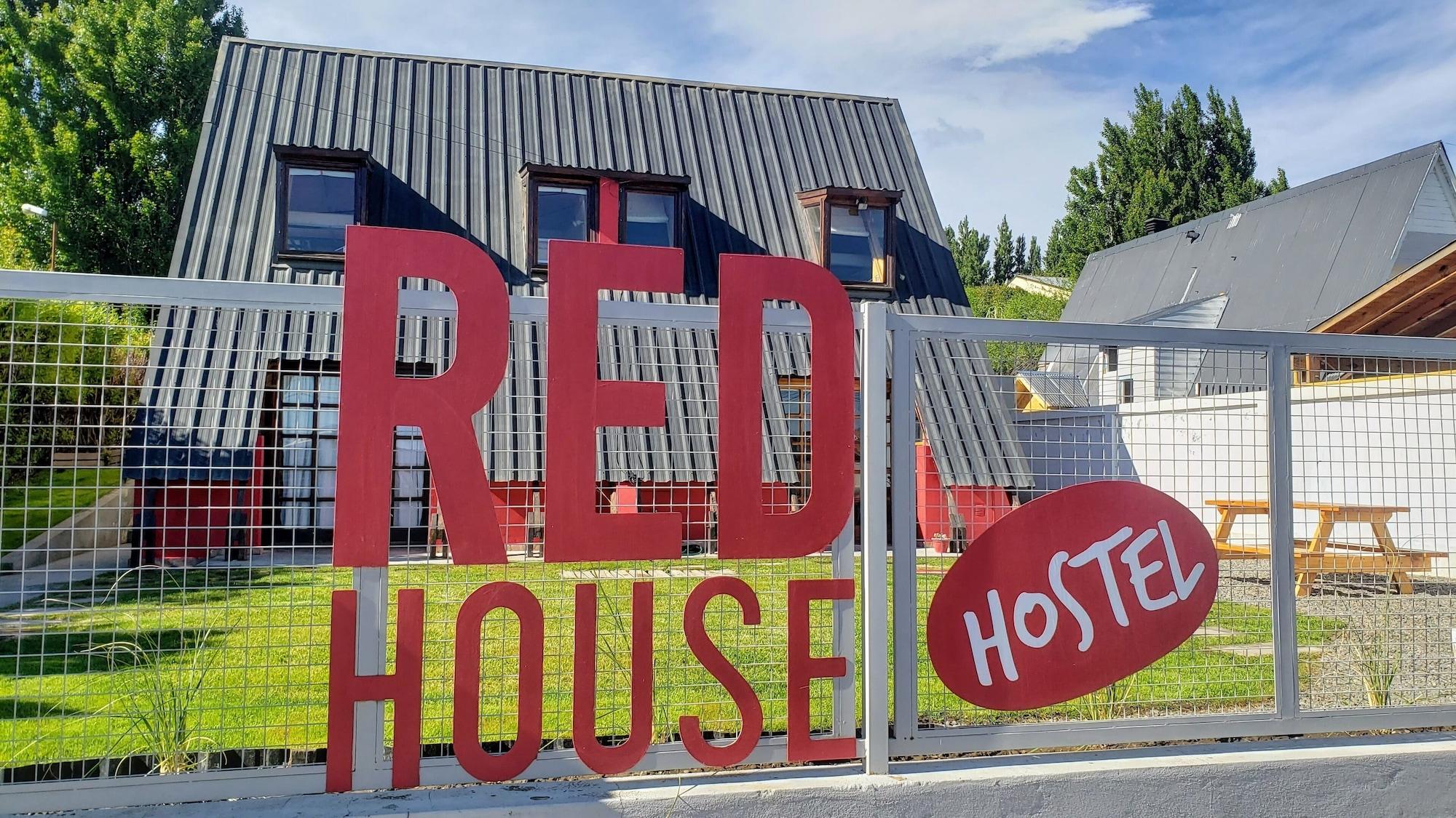 Varios Red House Hostel