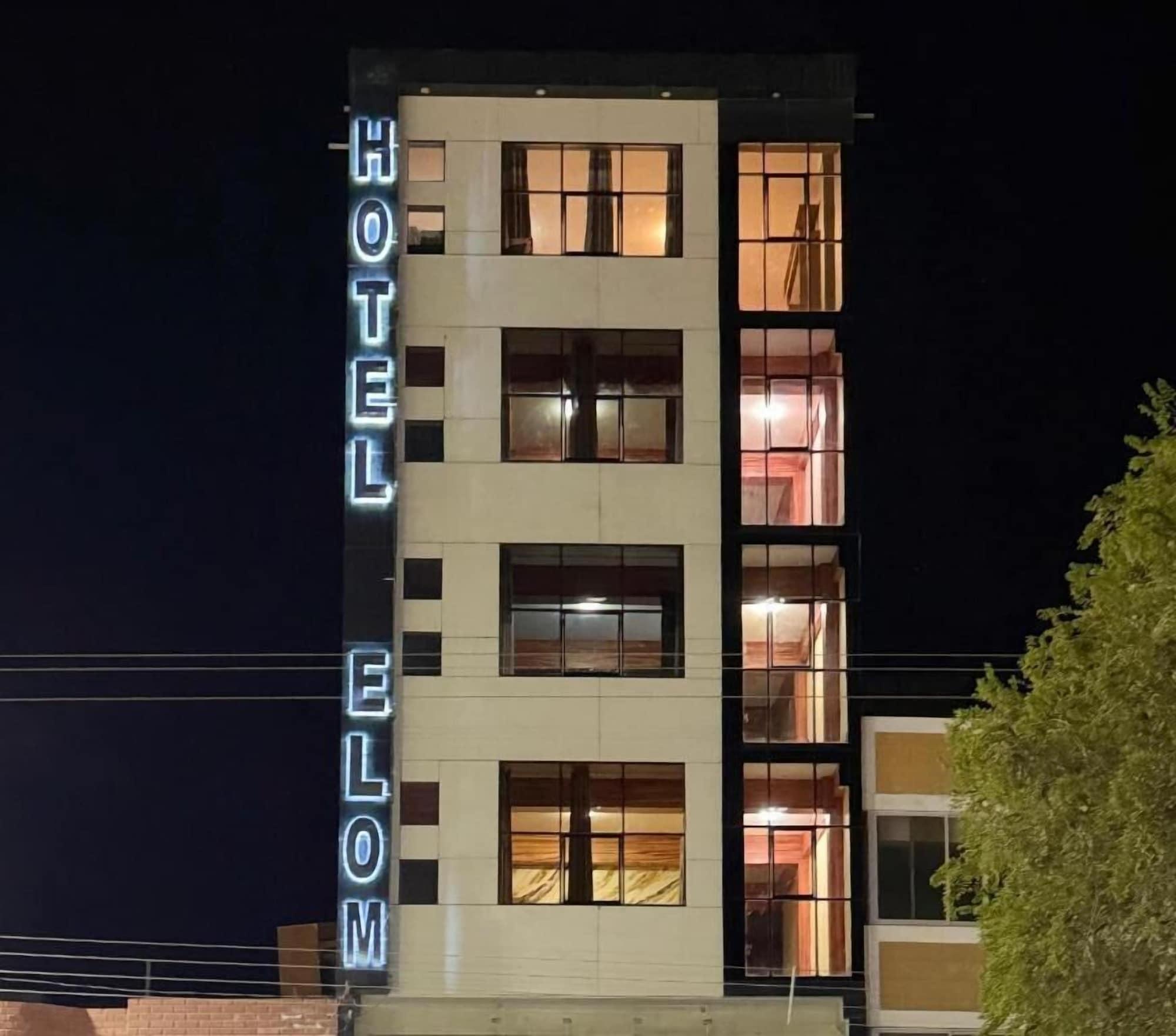 Vista Exterior Hotel Elom