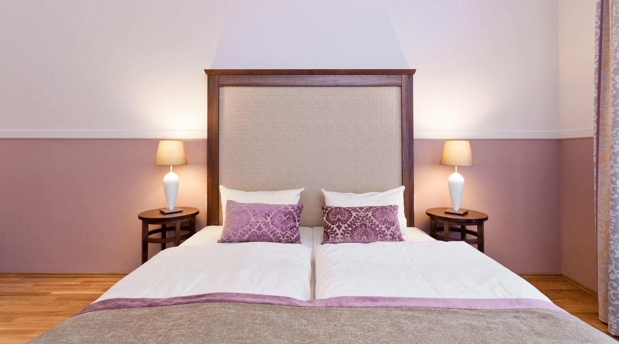 Varios Aparthotel am Schloss