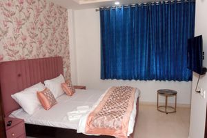 Alquiler Vacacional - Entire cozy 2 BHK apartment with AC, WiFi ,Park facing in Lajpat nagar New Delhi