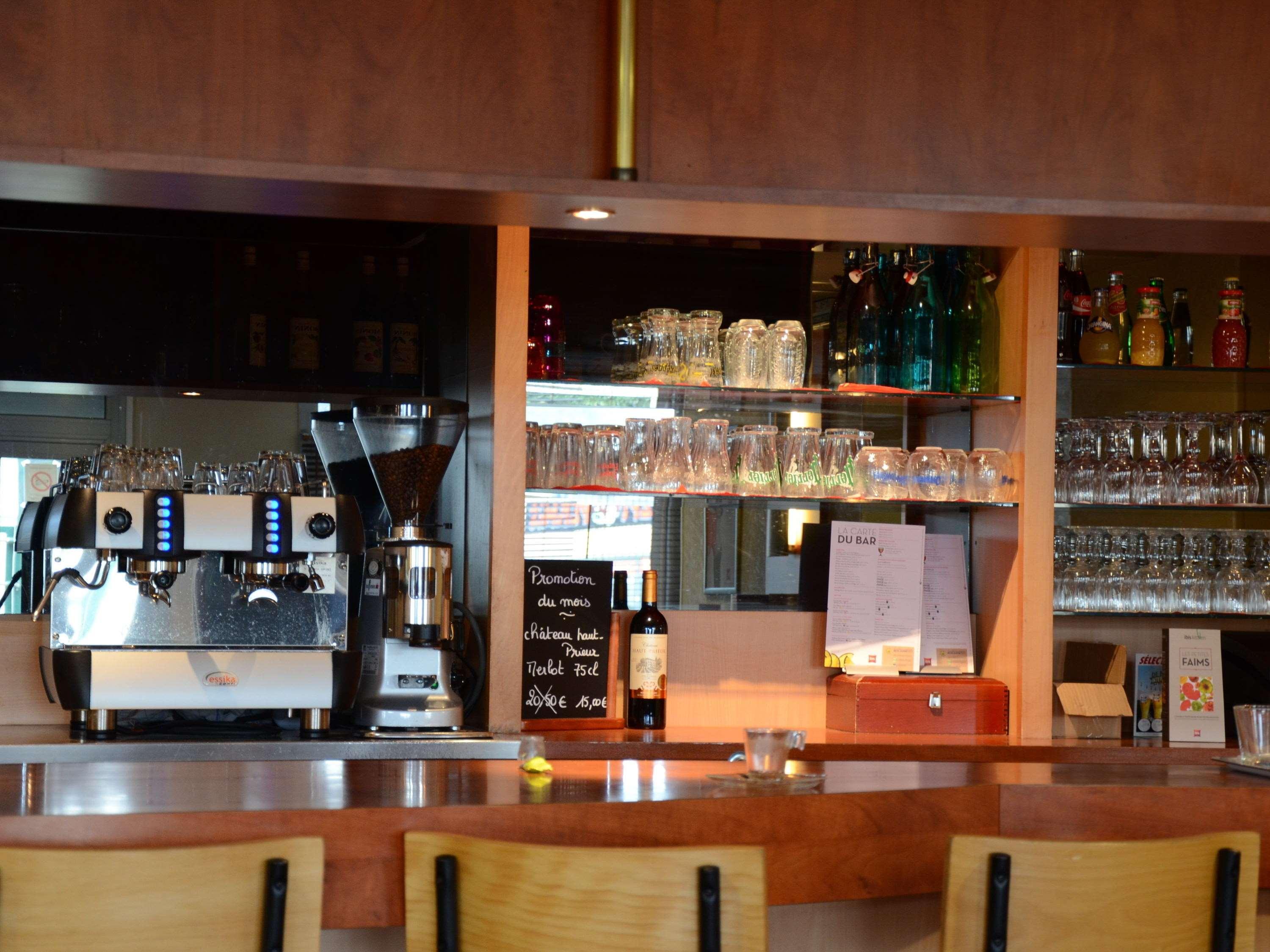 Bar/Salón ibis Laon