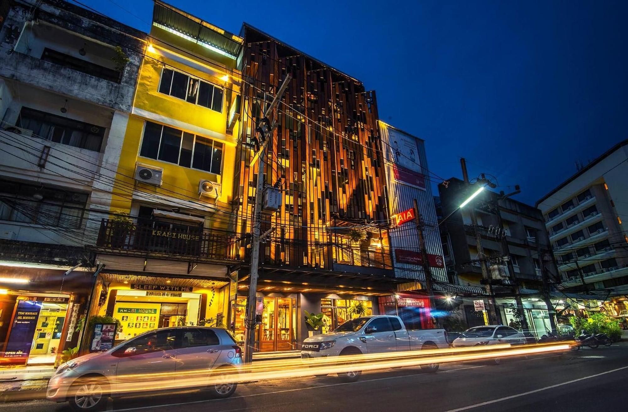 Vista Exterior Family Tree Hotel
