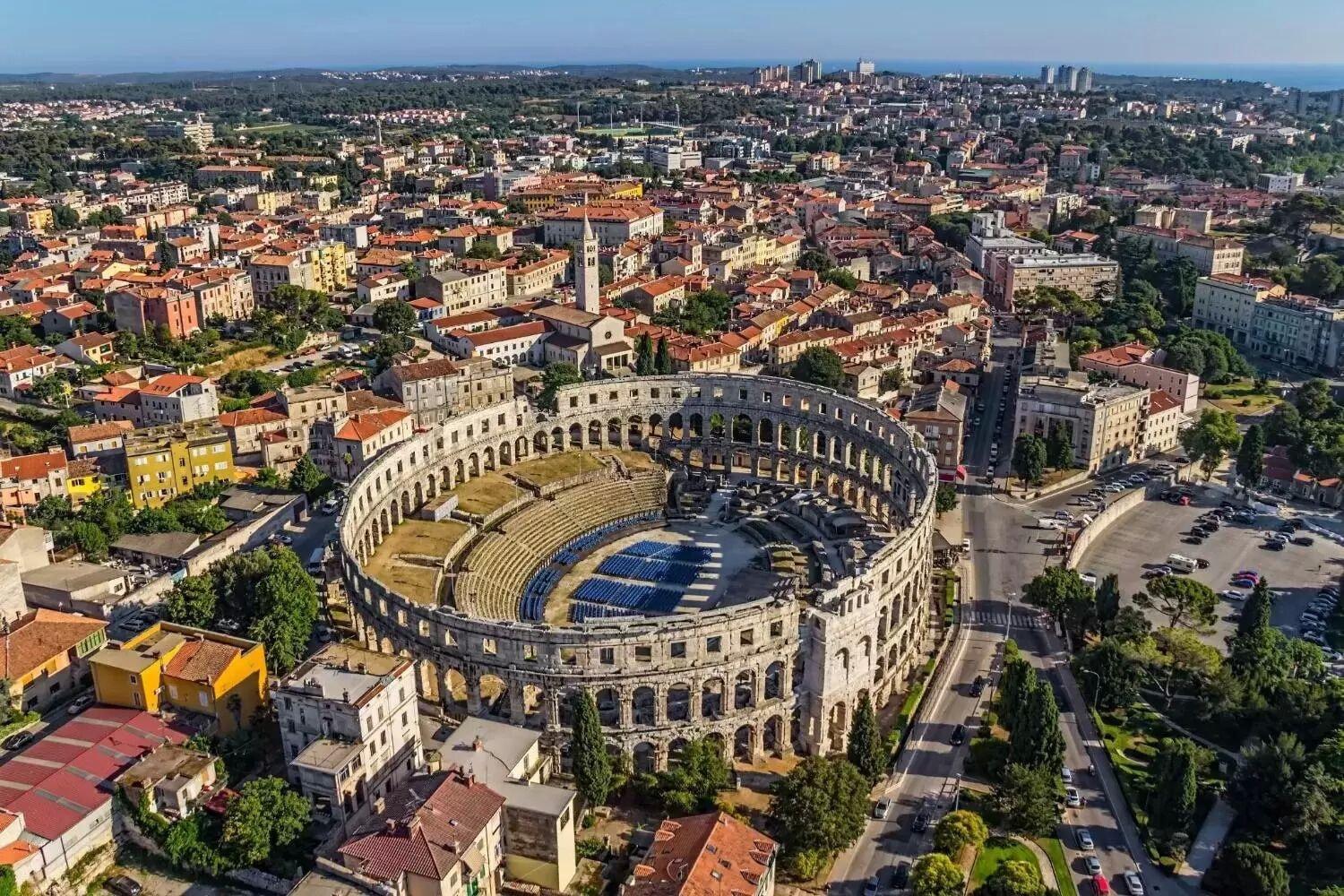 Vista Exterior Pula Antic Rooms in Center- Adults only