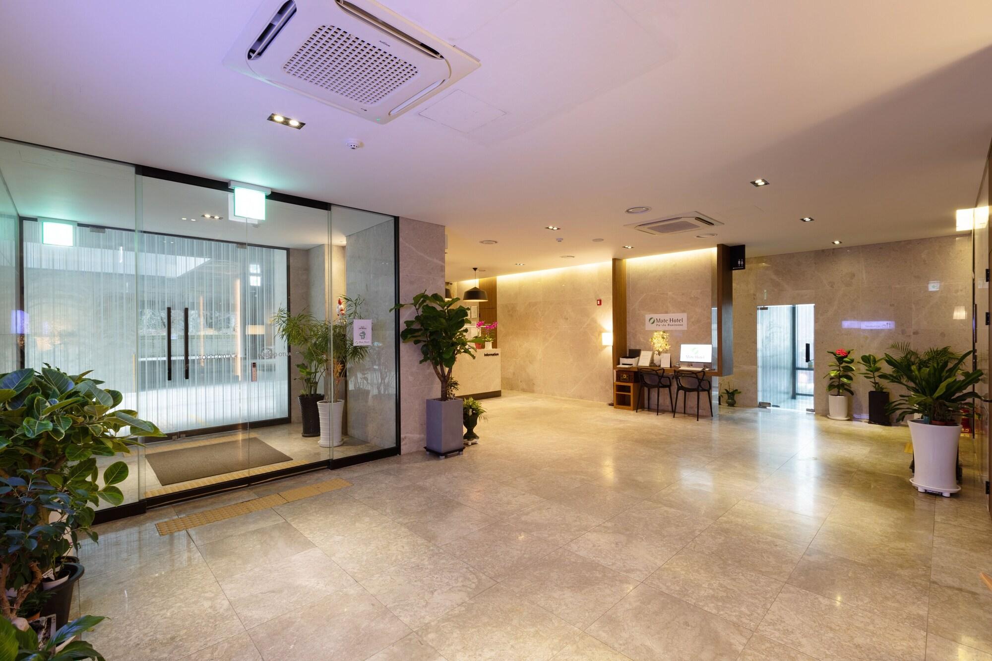 Vista Lobby Paju Mate Hotel