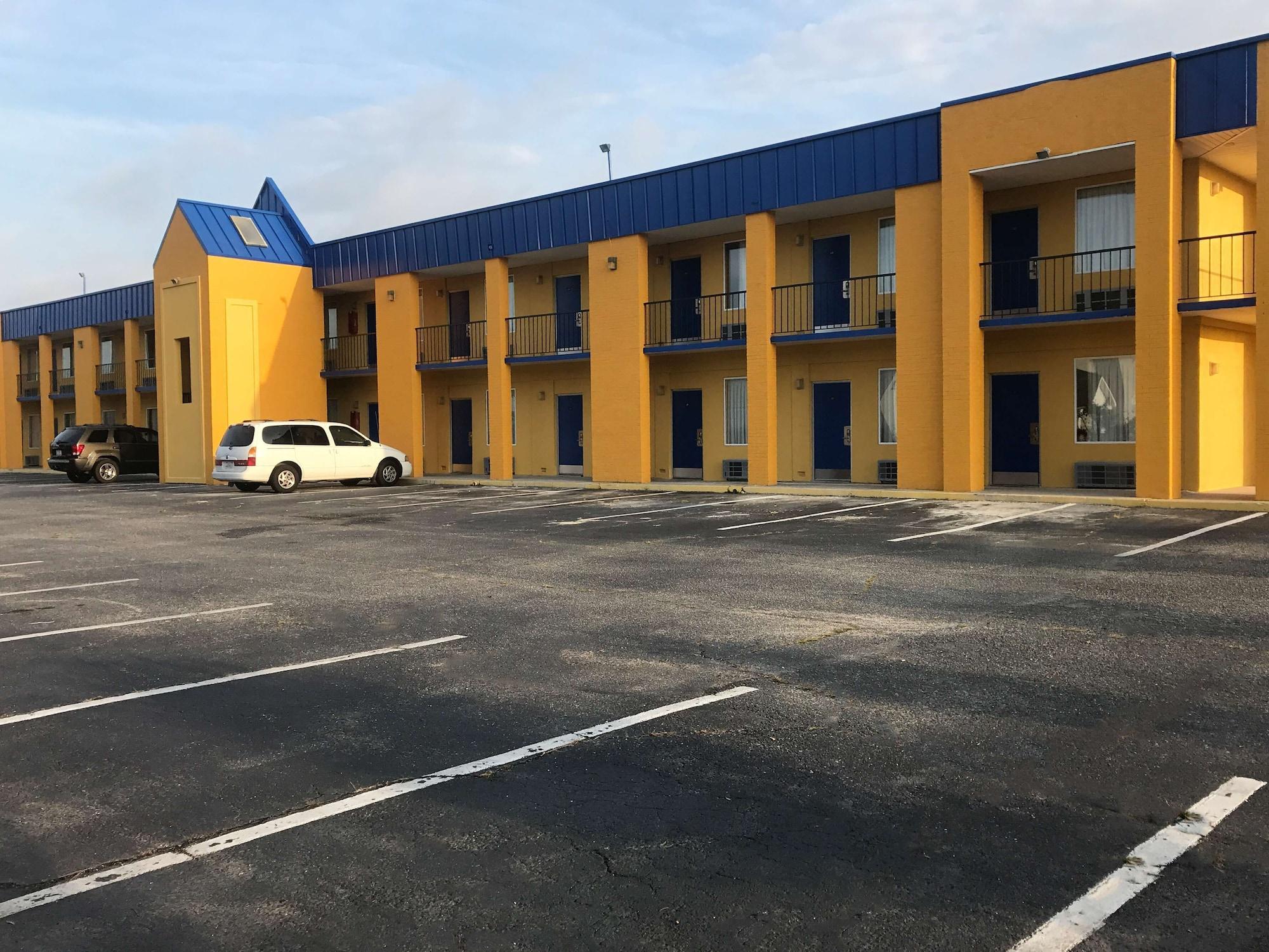 Vista Exterior Knights Inn Lumberton
