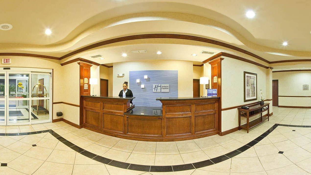 Vista Lobby Holiday Inn Express Hotel & Suites Sherman Highway 75 by IHG