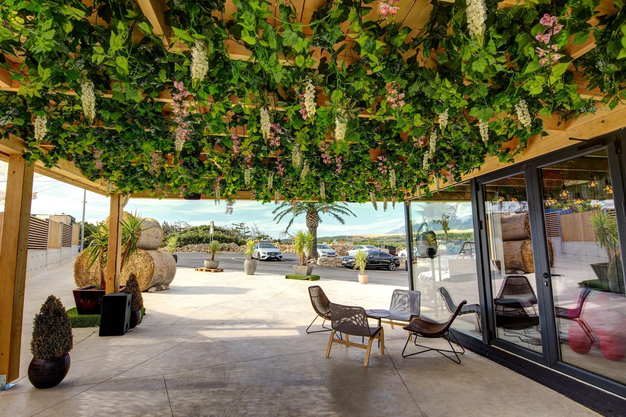 Vista Lobby Noa Island Retreat