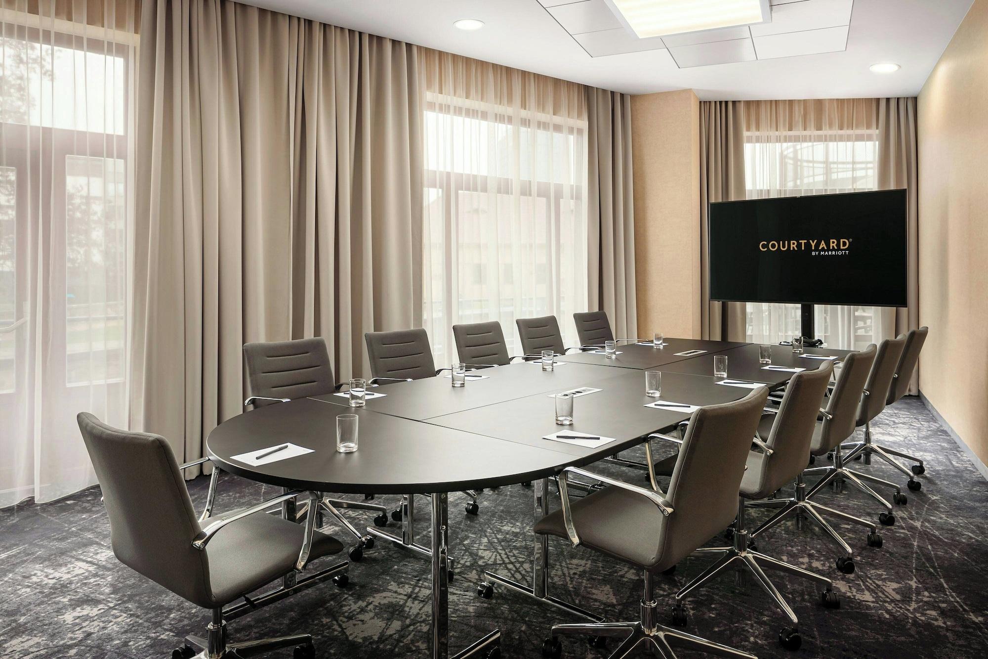 Sala de Reuniones Courtyard By Marriott Pilsen