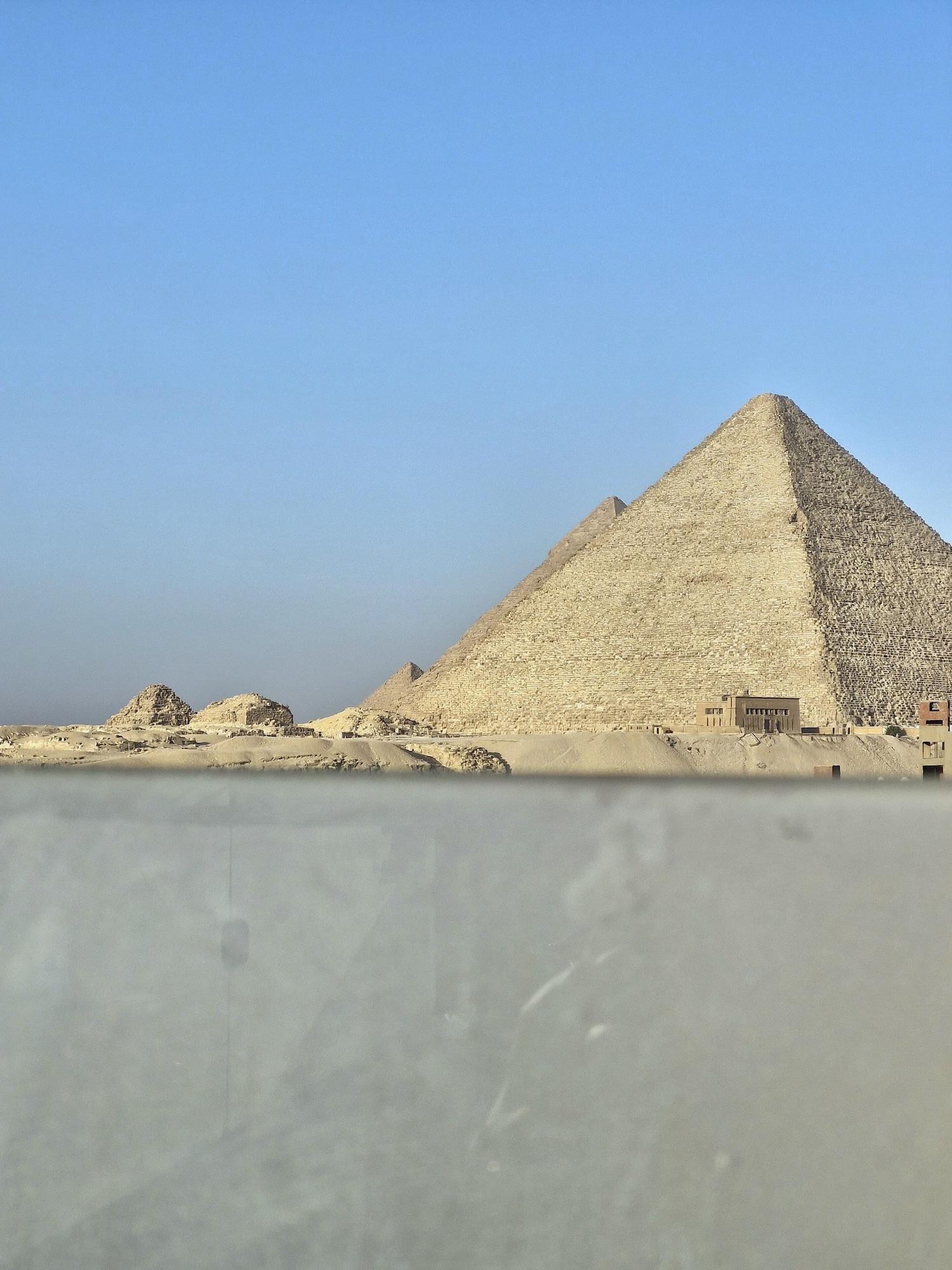 Vista Exterior Miami Pyramids View