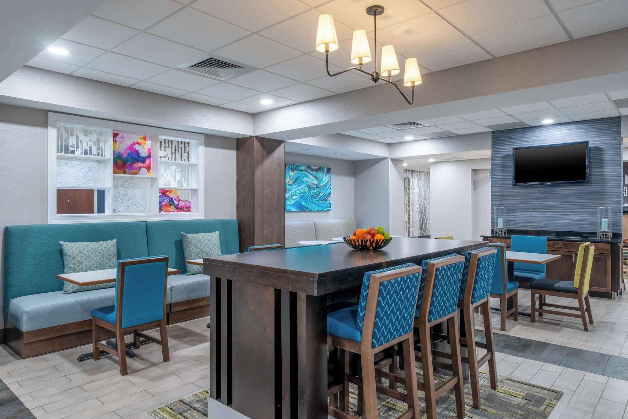 Vista Lobby Hampton Inn Dahlgren